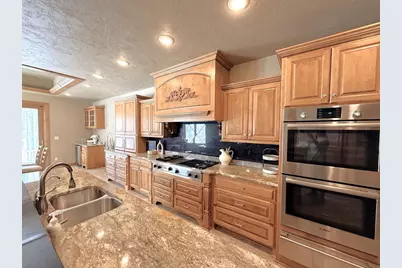 448 Harvest Road, Green Bay, WI 54302 - Photo 8