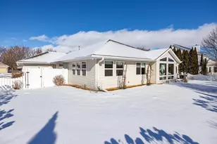 527 Applewood Dr, Kimberly, WI 54136 - Photo 6