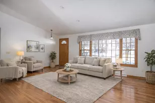 527 Applewood Dr, Kimberly, WI 54136 - Photo 8