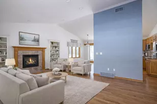 527 Applewood Dr, Kimberly, WI 54136 - Photo 10