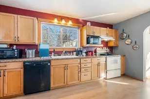 126 W 14th St, Kaukauna, WI 54130 - Photo 2