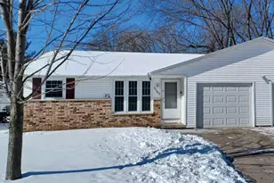 1151 Rockwell Rd, Green Bay, WI 54313 - Photo 2