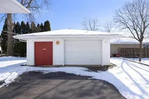 1905 Roosevelt Ave, Oshkosh, WI 54901 - Photo 2