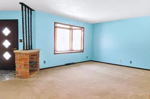 1905 Roosevelt Ave, Oshkosh, WI 54901 - Photo 8