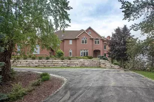 1750 Limestone Trail, De Pere, WI 54115 - Photo 2