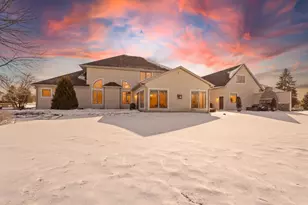 3086 Buttercup Rd, Neenah, WI 54956 - Photo 2