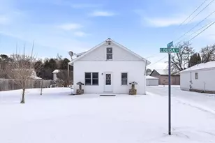 712 Louisa St, Crivitz, WI 54114 - Photo 1