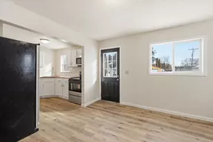 712 Louisa St, Crivitz, WI 54114 - Photo 6