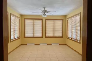 525 W Wayfarer Ct, Appleton, WI 54913 - Photo 10