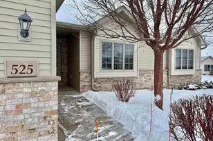 525 W Wayfarer Ct, Appleton, WI 54913 - Photo 2
