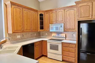 525 W Wayfarer Ct, Appleton, WI 54913 - Photo 6