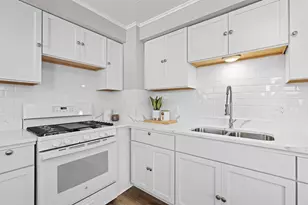 540 W 10th Ave, Oshkosh, WI 54902 - Photo 8