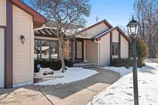 2445 Ingold Ct, Green Bay, WI 54301 - Photo 2