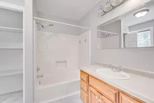 407 E Irving Ave, Oshkosh, WI 54901 - Photo 8