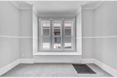 407 E Irving Avenue, Oshkosh, WI 54901 - Photo 10