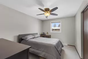 1729 N Blossom Dr, Appleton, WI 54914 - Photo 18