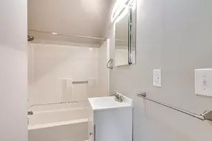 907 Jackson St, Oshkosh, WI 54901 - Photo 10