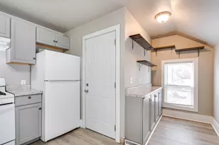 907 Jackson St, Oshkosh, WI 54901 - Photo 6