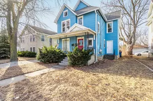 907 Jackson St, Oshkosh, WI 54901 - Photo 2