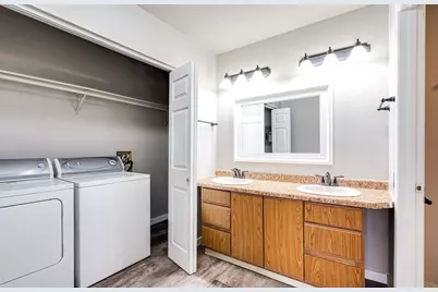 825 Wisconsin Street, Oshkosh, WI 54901 - Photo 10