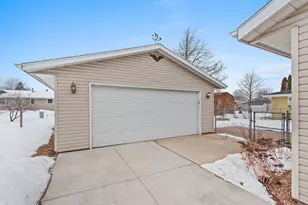 2519 S Eric Dr, Appleton, WI 54915 - Photo 4