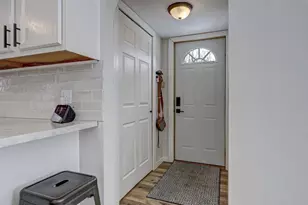 8560 E Ct St, Mukwa, WI 54961 - Photo 8
