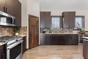 272 Lost Ridge Ct, Green Bay, WI 54302 - Photo 32