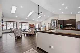 272 Lost Ridge Ct, Green Bay, WI 54302 - Photo 6