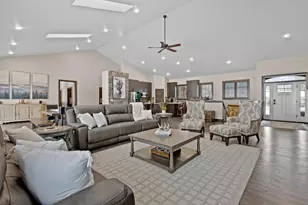 272 Lost Ridge Ct, Green Bay, WI 54302 - Photo 16