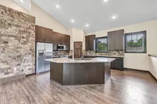 272 Lost Ridge Ct, Green Bay, WI 54302 - Photo 14