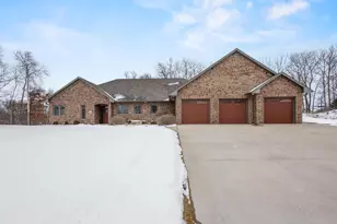 272 Lost Ridge Ct, Green Bay, WI 54302 - Photo 52