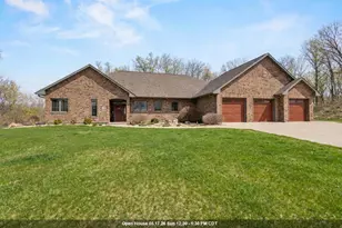 272 Lost Ridge Ct, Green Bay, WI 54302 - Photo 1