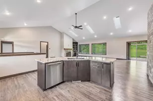 272 Lost Ridge Ct, Green Bay, WI 54302 - Photo 16