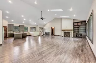 272 Lost Ridge Ct, Green Bay, WI 54302 - Photo 8
