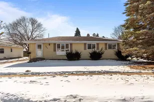 1201 W Hawes Ave, Appleton, WI 54914 - Photo 2