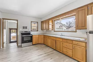 713 Jefferson St, Little Chute, WI 54140 - Photo 6