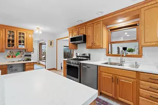 828 N Webster Ave, De Pere, WI 54115 - Photo 10