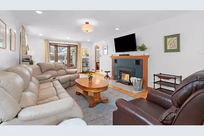 828 N Webster Avenue, De Pere, WI 54115 - Photo 4