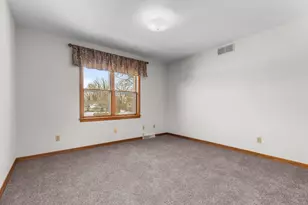 1960 Cliffview Ct, Oshkosh, WI 54902 - Photo 40