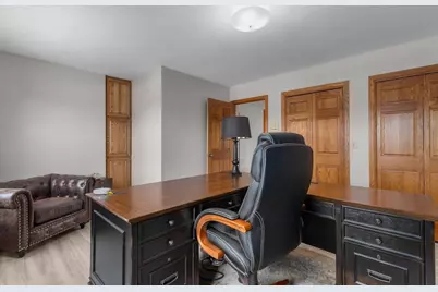 1960 Cliffview Court, Oshkosh, WI 54902 - Photo 32