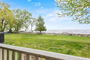 4882 S Bayshore Ln, Oconto, WI 54153 - Photo 48