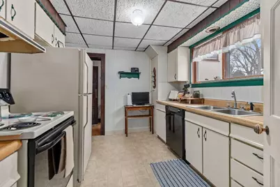 827 E Washington Street, Appleton, WI 54911 - Photo 20