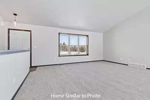 1246 Putnam Dr, Pulaski, WI 54162 - Photo 2