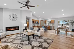 1927 Southland Ln, New London, WI 54961 - Photo 4