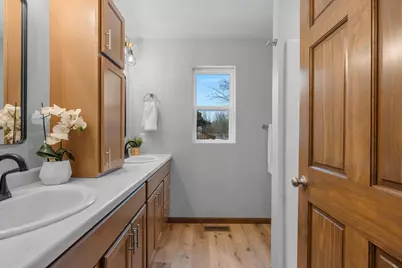 1927 Southland Lane, New London, WI 54961 - Photo 32