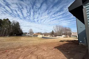 1801 Southland Ln, New London, WI 54961 - Photo 4