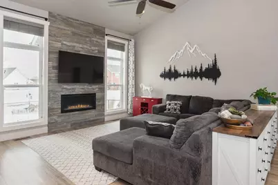 W5598 Hoelzel Way, Appleton, WI 54915 - Photo 6