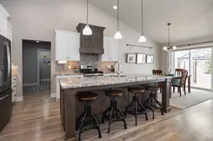 W5598 Hoelzel Way, Appleton, WI 54915 - Photo 16