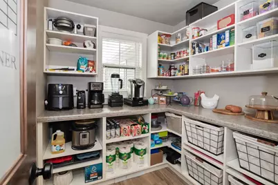 W5598 Hoelzel Way, Appleton, WI 54915 - Photo 18