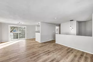 2615 Woodridge Ln, Green Bay, WI 54304 - Photo 6